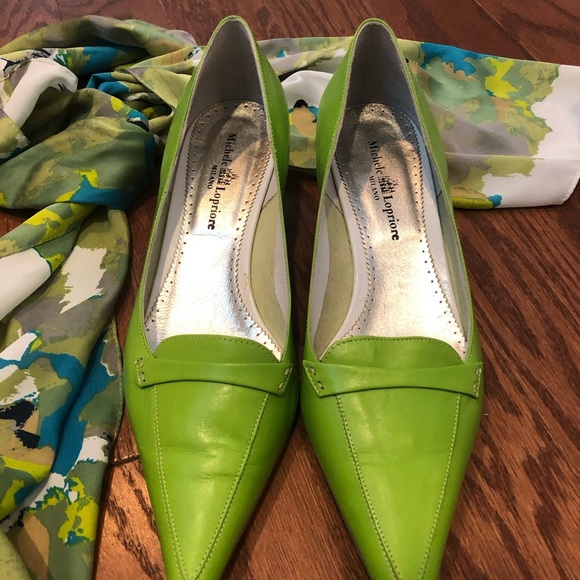 💚Gorgeous Green Italian Leather Kitten Heels! 😍 - Picture 2 of 8
